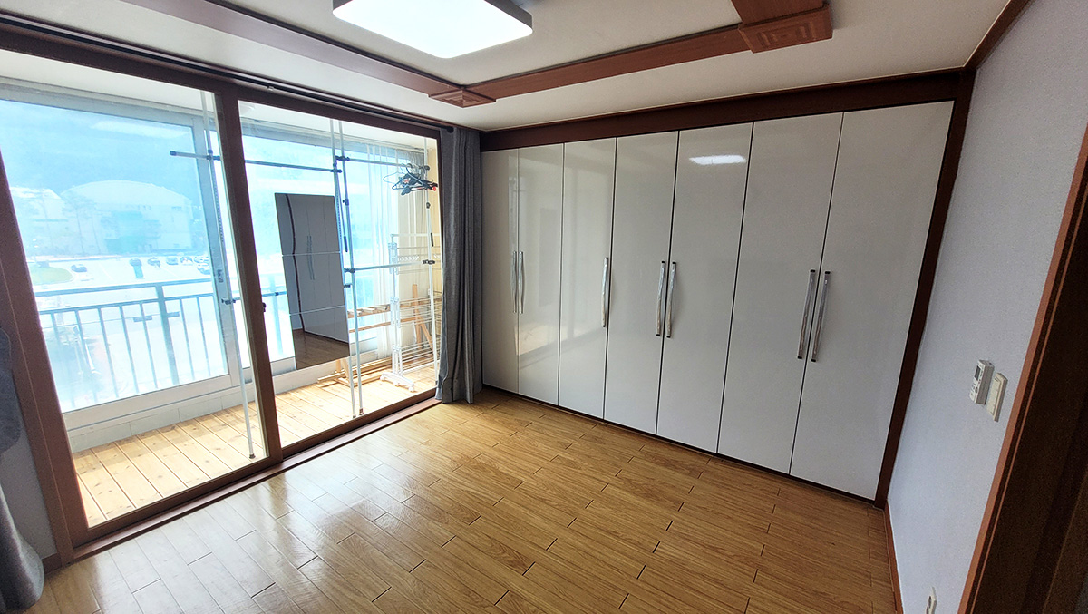 J307_03.jpg