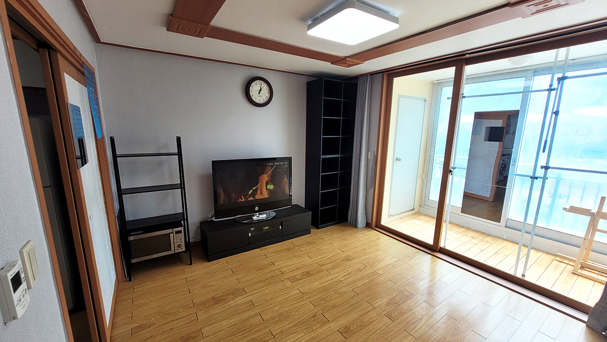 J307_02.jpg