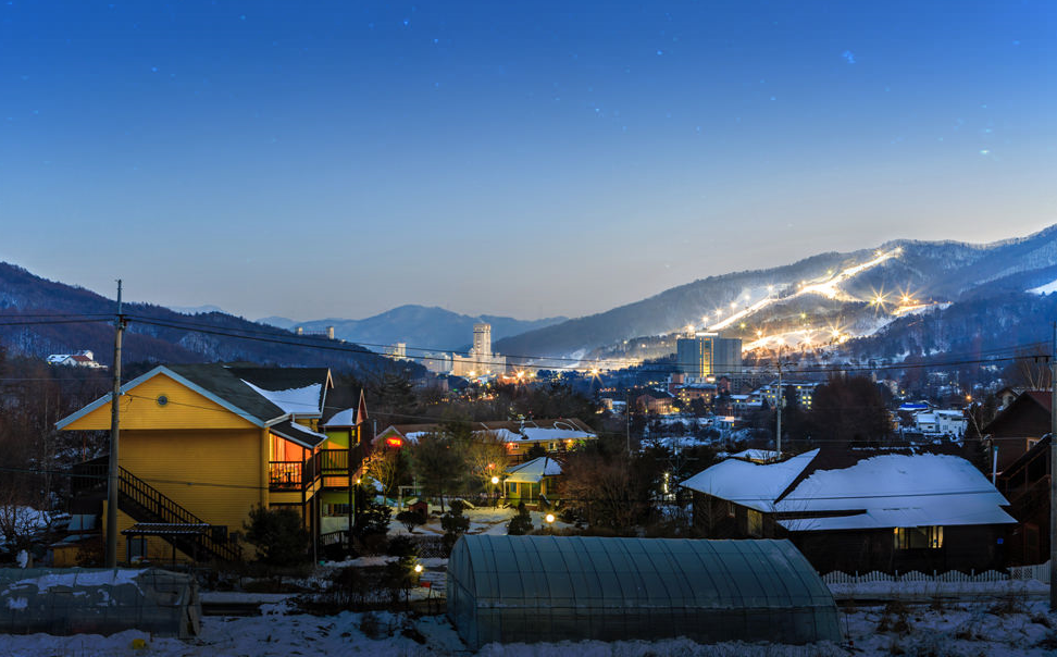 밤에 편션전경.png