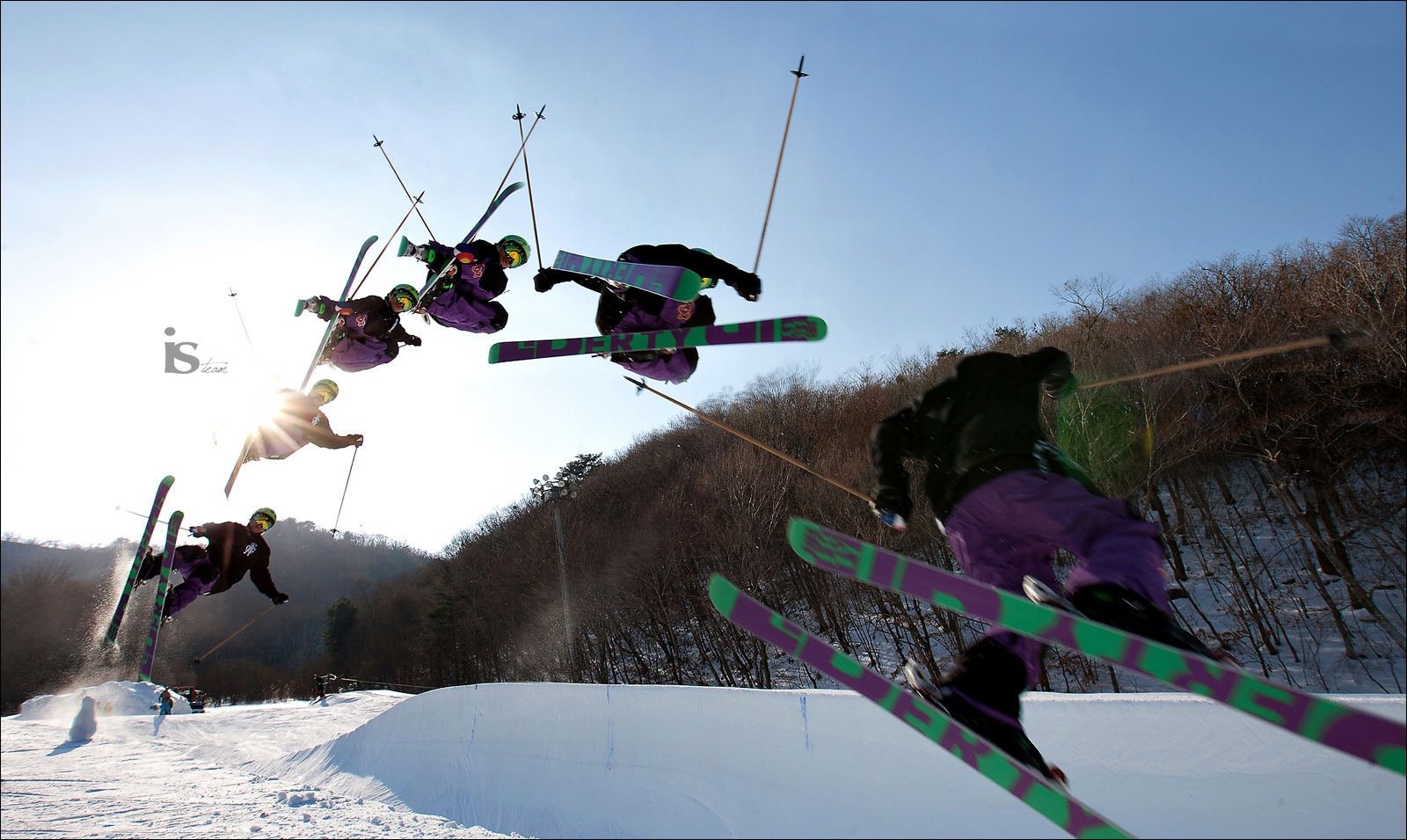 WL2X2011_h.jpg : [iS] half pipe sequence