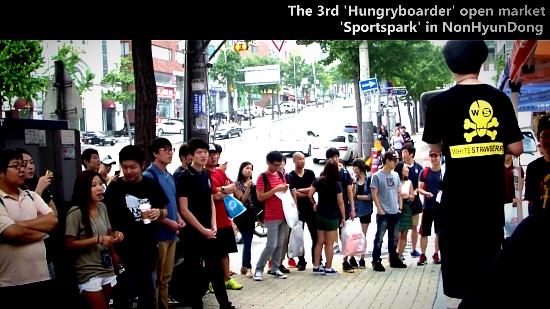 hungryboarder_open_market_wmv_000042033.jpg