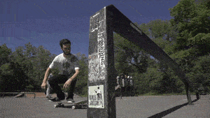 스케이드보드 묘기.gif