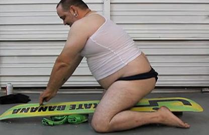 How-to-wax-a-snowboard-doggy.jpg
