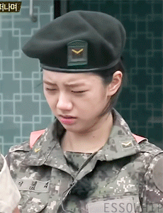 혜리_이이잉.gif