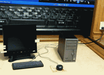 세상에사ㅓ가장작은 컴퓨터.gif