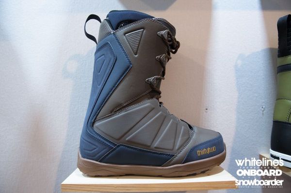 http---coresites-cdn.factorymedia.com-whitelines_new-wp-content-uploads-2016-01-ThirtyTwo-Snowboard-Boots-2016-2017-Preview-Avant-Premiere.jpg