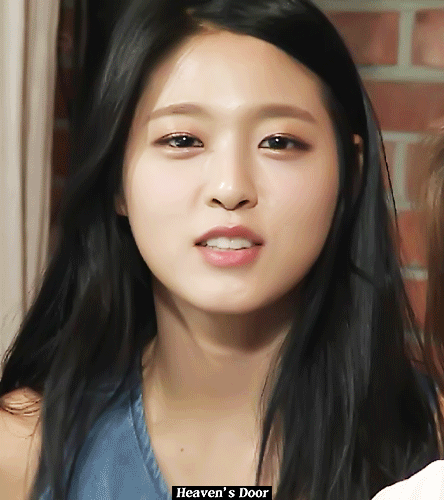 설현.gif