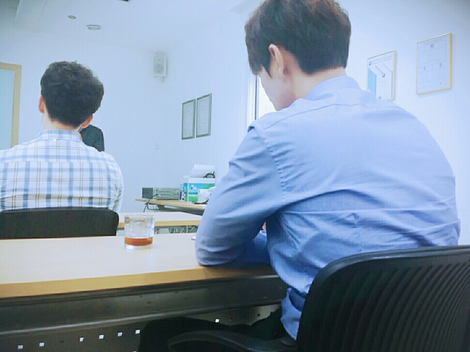 회의중.jpg