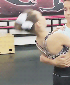 tumblr_n9wszm9E0n1reh41so1_250.gif