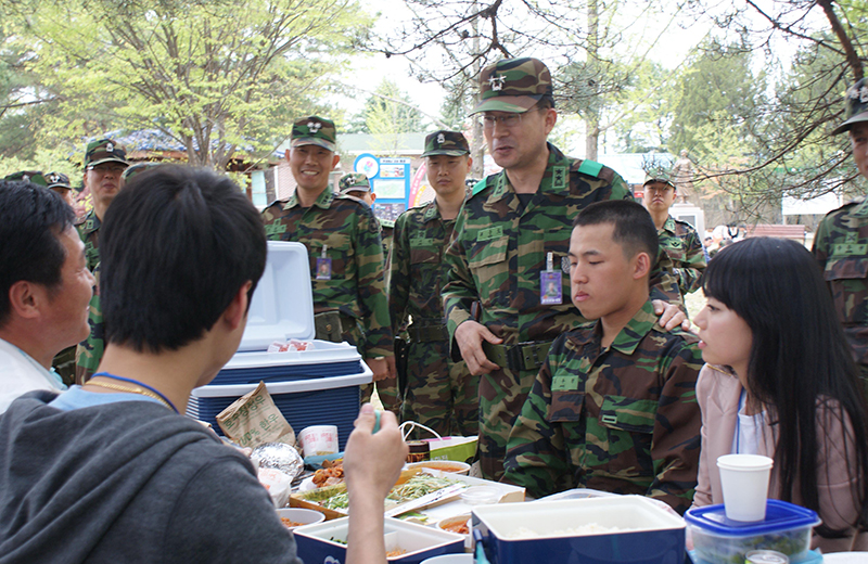 면회군인.jpg