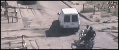 여럿 살렸다.gif