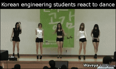 공고에 걸그룹.gif
