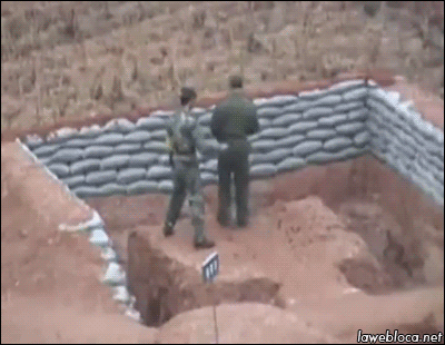 슈류탄던지기.gif