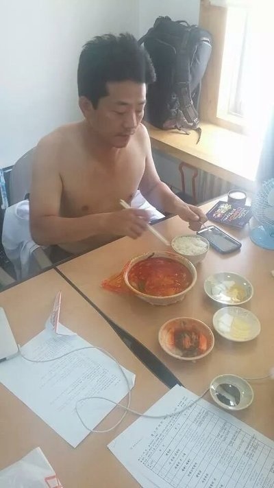 짬뽕국물윗옷에안튀게먹는방법.jpg