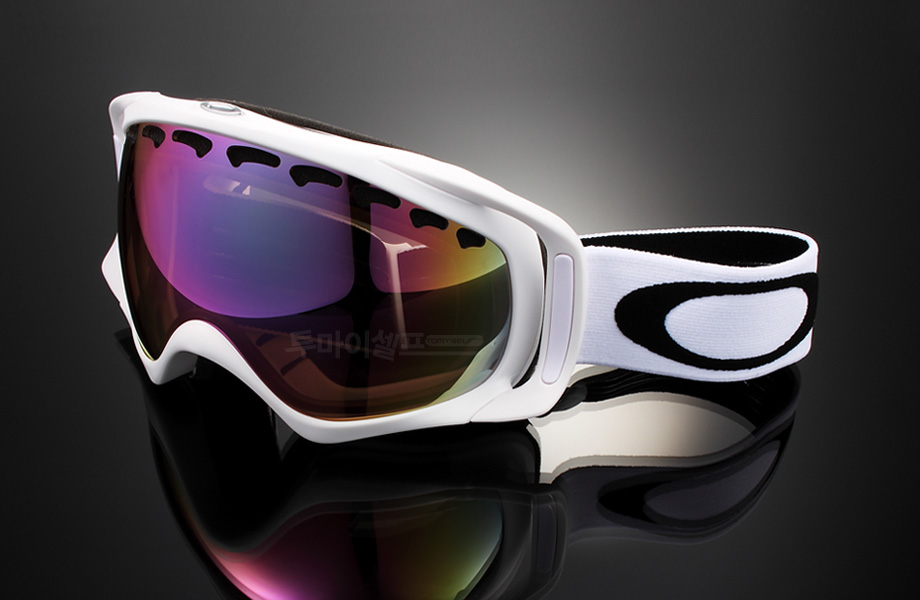 crow_mattewhite_vr50pink_d1.jpg